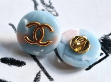 Load image into Gallery viewer, 15 mm  stamped,buttons,resin,opalescent
