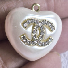 Load image into Gallery viewer, 22 mm   buttons  ,pendant,zirkonia ,faux perlen
