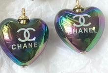 Load image into Gallery viewer, 22 mm   buttons  ,pendant,stamped,,resin, opalescent,bilateral
