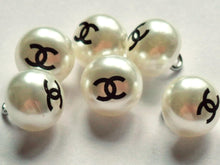 Load image into Gallery viewer, 12 mm buttons,faux perlen.
