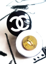 Load image into Gallery viewer, 18 mm,buttons, stamped,resin,
