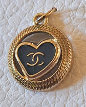 Load image into Gallery viewer, 18 mm  stamped buttons,emaille.gold metal
