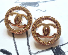Load image into Gallery viewer, 20 mm gold metal buttons, stamped
