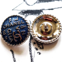 Load image into Gallery viewer, 18 mm buttons,metal,emaille
