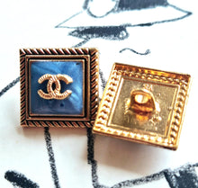 Load image into Gallery viewer, 18 mm opalescent,resin buttons
