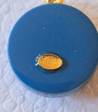 Load image into Gallery viewer, 20 mm   buttons  pendant,resin, stamped
