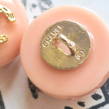 Load image into Gallery viewer, 20 mm   buttons,stamped,,resin,coral
