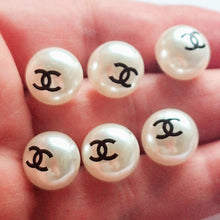Load image into Gallery viewer, 12 mm buttons,faux perlen.
