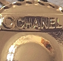 Load image into Gallery viewer, 18 mm   buttons  pendant,gripox,faux perlen, stamped
