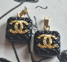 Load image into Gallery viewer, 16 mm   buttons  ,pendant,stamped,,resin, quilted
