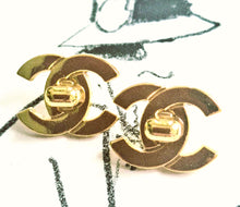 Load image into Gallery viewer, 20 mm stamped buttons,gold metal
