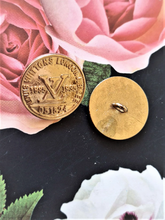Load image into Gallery viewer, 22 mm buttons,gold metal,Louis Vuitton,
