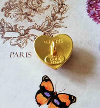 Load image into Gallery viewer, 17 mm stamped,buttons,metal,emaille
