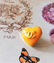 Load image into Gallery viewer, 17 mm stampedbuttons,metal,gripox
