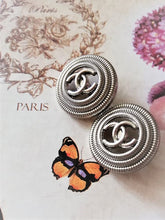 Load image into Gallery viewer, 20 mm buttons silver metal,
