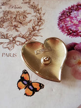 Load image into Gallery viewer, 21 mm stamped buttons,emaille  gold metal
