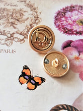 Load image into Gallery viewer, 18 mm buttons metal Dior
