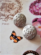 Load image into Gallery viewer, 18 mm buttons,matt,metal LV
