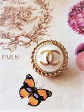 Load image into Gallery viewer, 20 mm stamped buttons, gold metal,gripox
