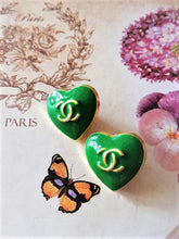 Load image into Gallery viewer, 17 mm stamped,buttons,metal,emaille
