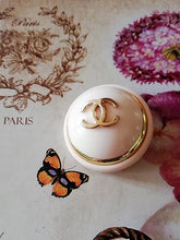 Load image into Gallery viewer, 28 mm stamped  light peach,buttons resin,metal
