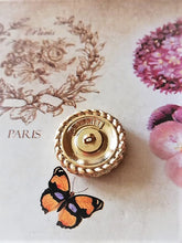 Load image into Gallery viewer, 20 mm stamped buttons, gold metal,gripox
