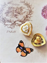 Load image into Gallery viewer, 14 mm stamped ,buttons,metal,faux perlen,emaille
