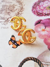 Load image into Gallery viewer, 20 mm stamped buttons,metal-rare Gucci
