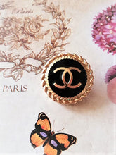 Load image into Gallery viewer, 20 mm stamped buttons ,gold metal,gripox
