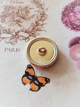 Load image into Gallery viewer, 20 mm  stamped buttons ,metal

