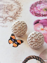 Load image into Gallery viewer, 18 mm buttons,metal,emaille
