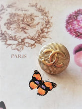 Load image into Gallery viewer, 20 mm stamped,buttons,metal
