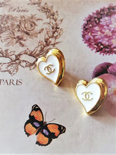 Load image into Gallery viewer, 14 mm stamped buttons,metal,emaille
