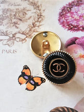 Load image into Gallery viewer, 20 mm buttons,metal,resin
