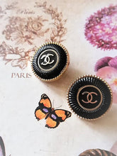 Load image into Gallery viewer, 20 mm buttons,metal,resin
