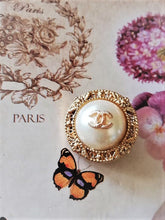 Load image into Gallery viewer, 24 mm buttons,faux perlen,metal
