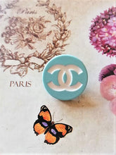 Load image into Gallery viewer, 20 mm stamped buttons,baby blue,metal,emaille
