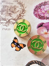 Load image into Gallery viewer, 20 mm stamped buttons,metal,emaille
