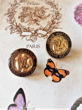 Load image into Gallery viewer, 18 mm stamped buttons,gripox,gold metal,brown--L.V
