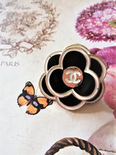 Load image into Gallery viewer, 30 mm stamped camellia, buttons,metal,emaille
