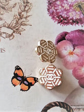 Load image into Gallery viewer, 14 mm buttons,metal,emaille
