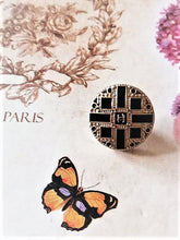 Load image into Gallery viewer, 15 mm stamped,buttons ,metal,emaille
