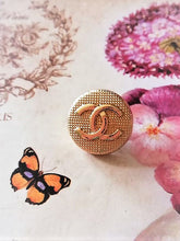 Load image into Gallery viewer, 18 mm ,buttons ,metal
