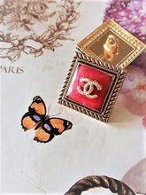 Load image into Gallery viewer, 18 mm buttons,irisierend,resin,metal
