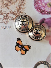 Load image into Gallery viewer, 18 mm buttons,metal,emaille
