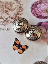 Load image into Gallery viewer, 18 mm buttons,metal,emaille
