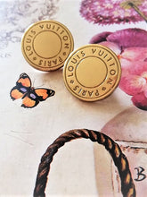 Load image into Gallery viewer, 20 mm buttons,metal,Louis Vuitton

