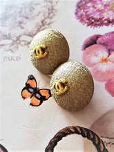 Load image into Gallery viewer, 21 mm buttons, gold resin,metal
