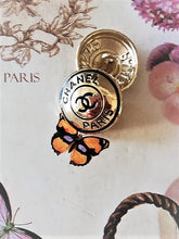 Load image into Gallery viewer, 18 mm buttons,metal,emaille
