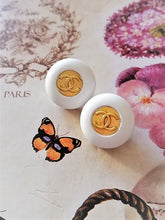 Load image into Gallery viewer, 18 mm stamped butons,gripox,metal
